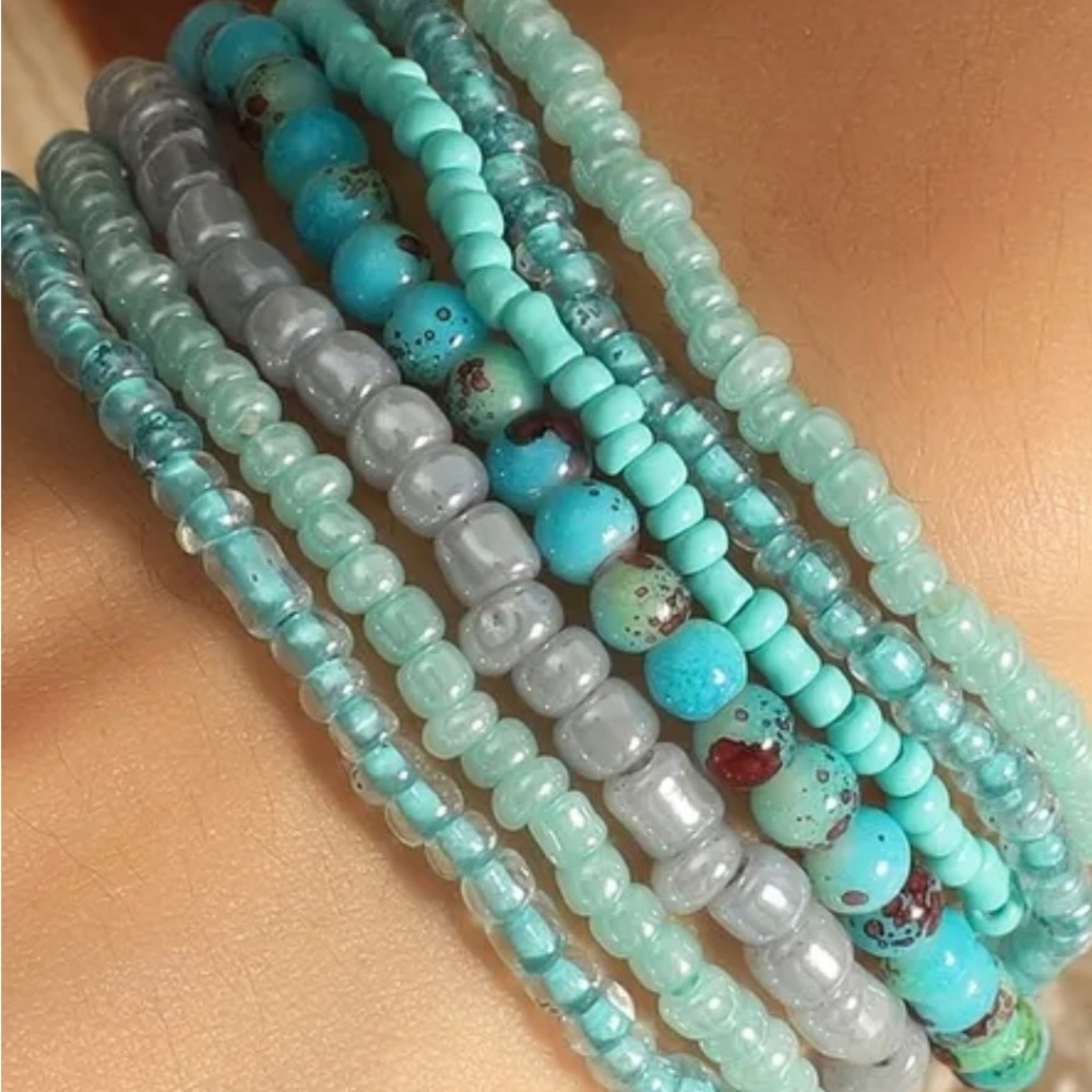 30 piece stackable beaded bracelets - Picture 2 of 4